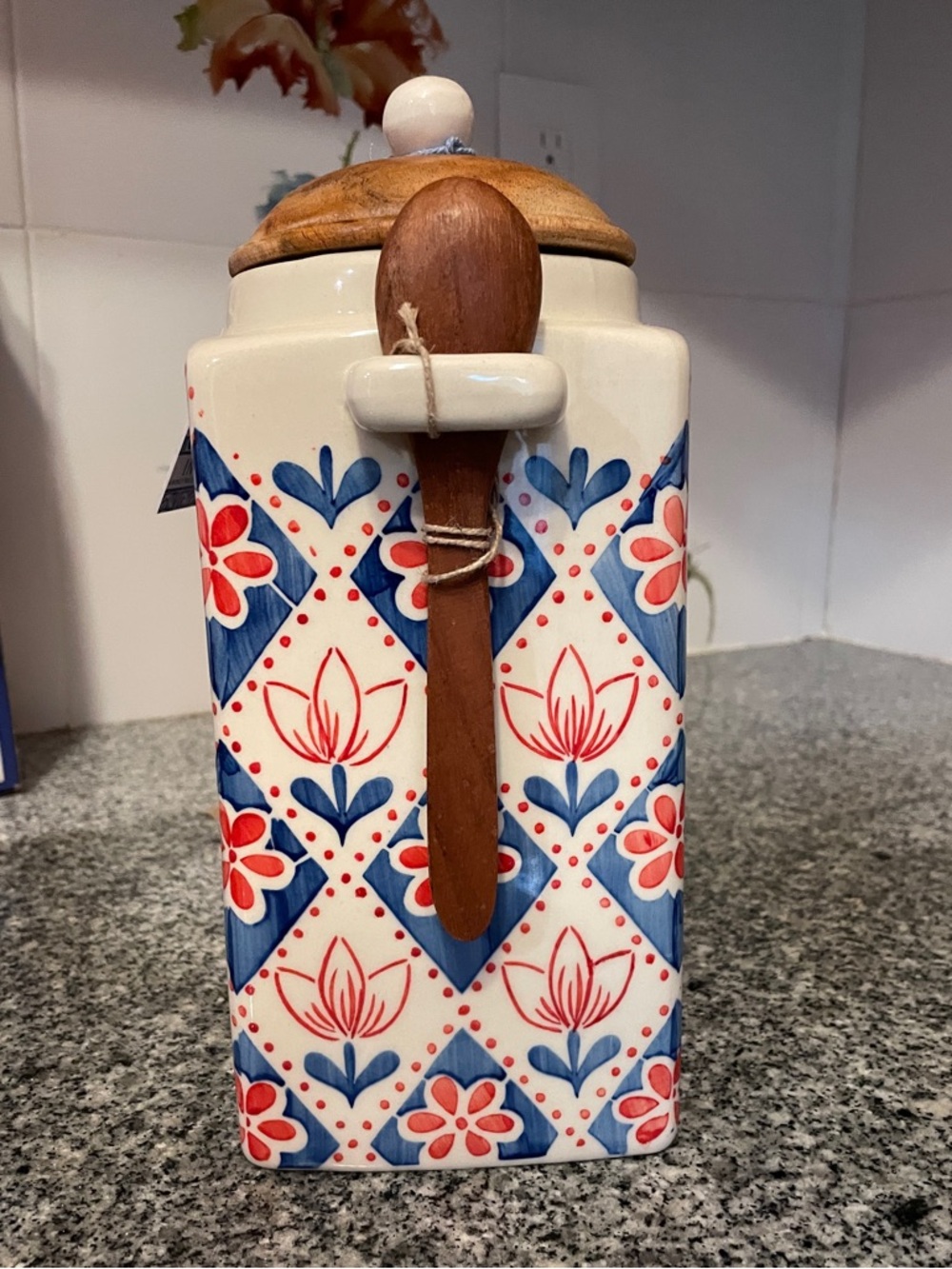 Kitchen container